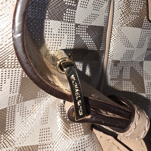 Michael Kors Beige and Gold Women's Backpack and Wallet Set - Picture 6 of 14